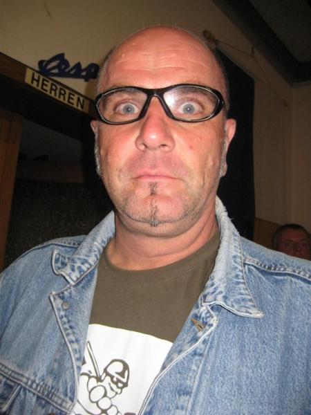 post-1251-1188145063_thumb.jpg
